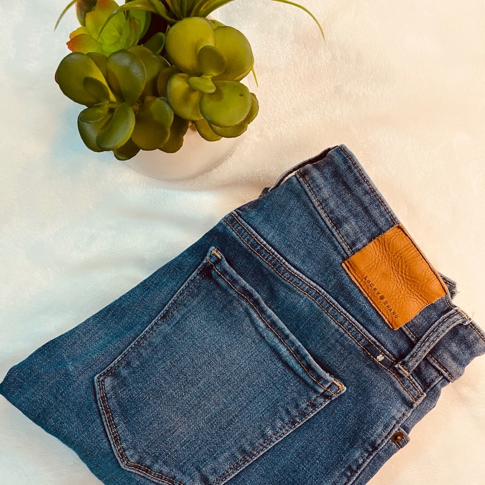 LUCKY BRAND JEANS